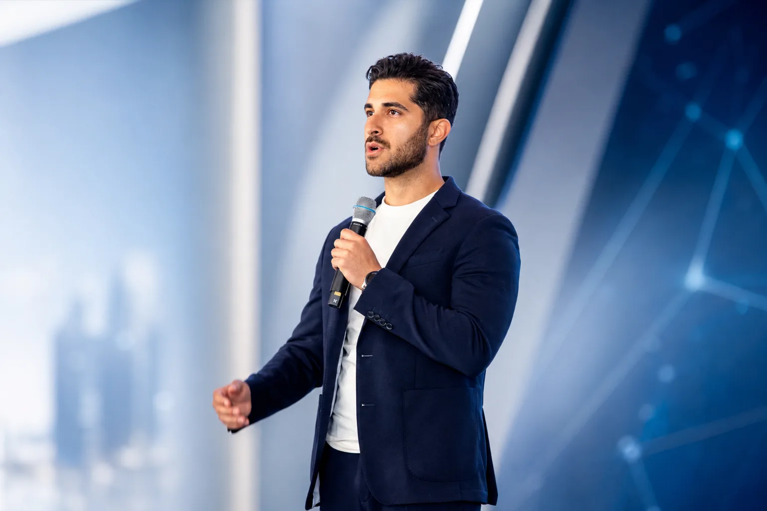Shahin Farahzadi – KI-Speaker Portrait, Keynote zu Transformation und Leadership